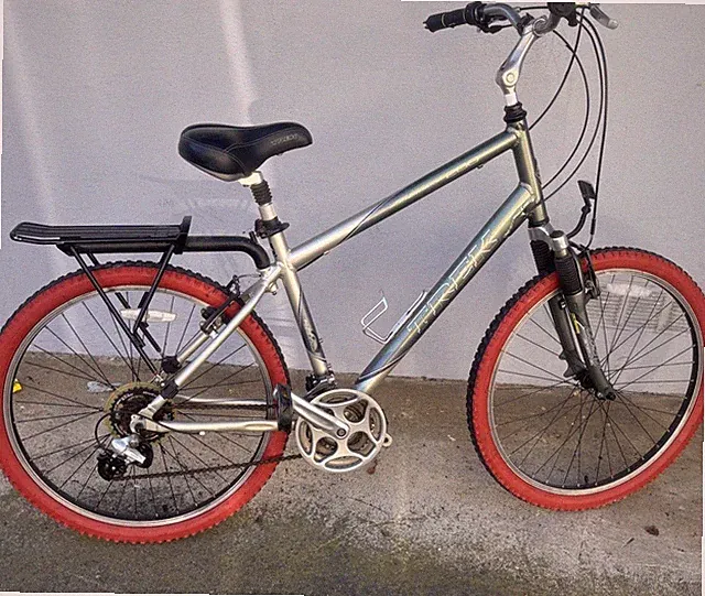 2006 Trek Navigator 200 Comfort Bike 18" Large Grip V-Brakes