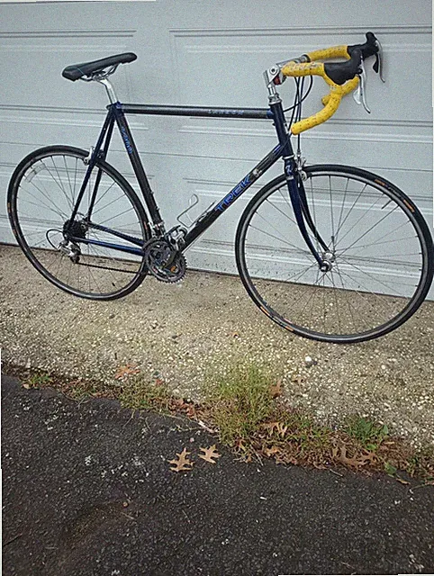 22 1/2 inch Trek 2200 18 speed Carbon Fiber Road Bicycle USA Sale