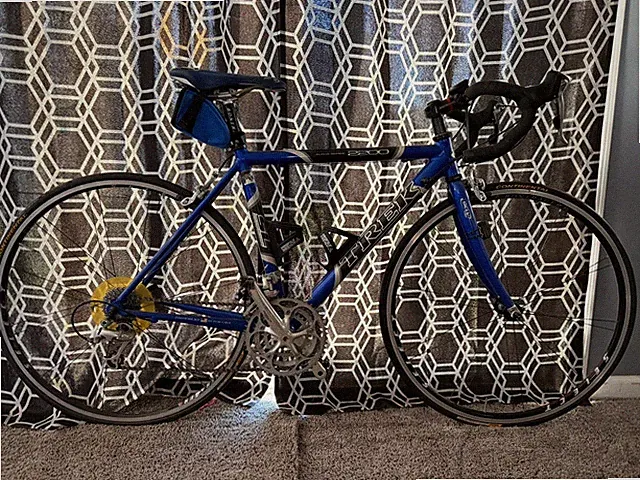 Blue Trek 2200 Classic Road Bike Great Condition