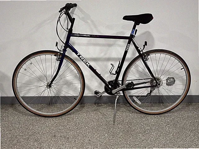 Purple Fade Trek 700 Multitrack. 23 Inch Frame, 21 gears. LOCAL PICKUP ONLY