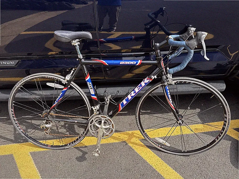 Trek 2300 ZR9000 Custom Alloy Road Bike 54cm
