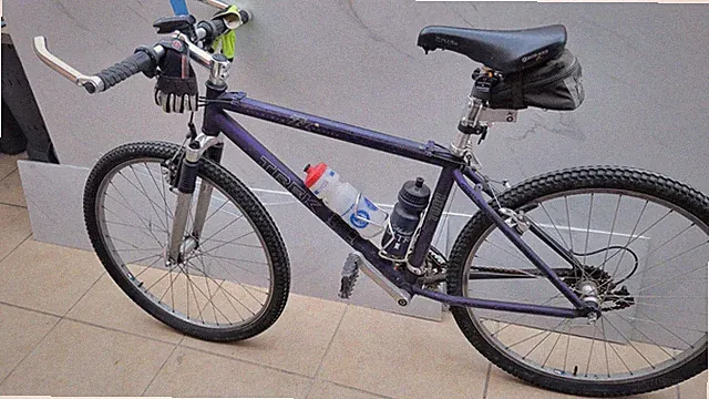 Trek 7000 26in Purple Mountain Bike 17.5in Frame Front Suspension V-Brake