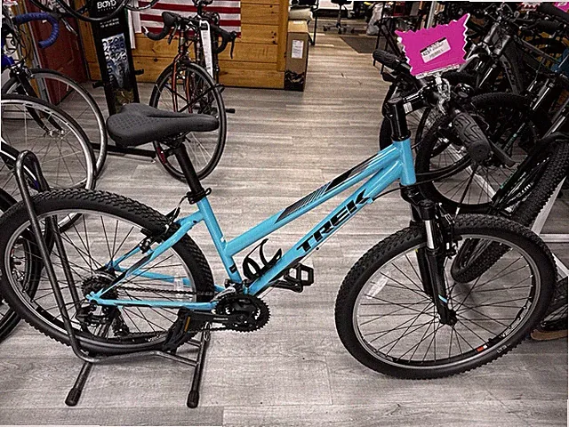 Trek MTN Bike. Size Medium.